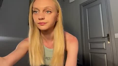 mikkiskees online show from July 2, 6:46 pm