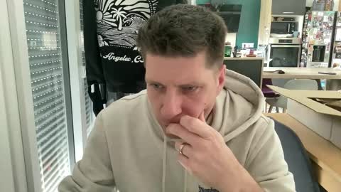 miklp8463 online show from March 26, 1:27 pm