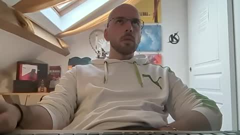 Snapshot of mikmik91 chatting on January 9, 9:58 am mikmik91 online show from January 9, 9:58 am