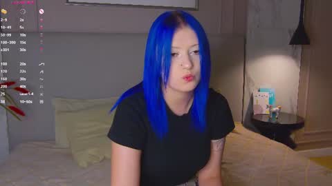 mila_blum online show from August 1, 3:02 pm