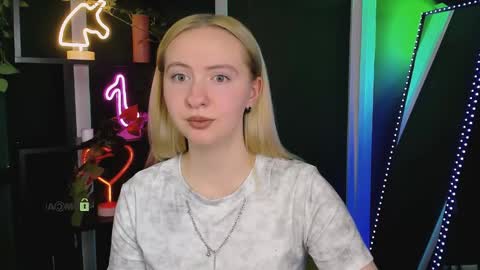 mila_glow online show from May 14, 7:34 pm