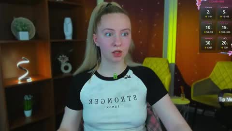 mila_glow online show from May 1, 7:08 pm