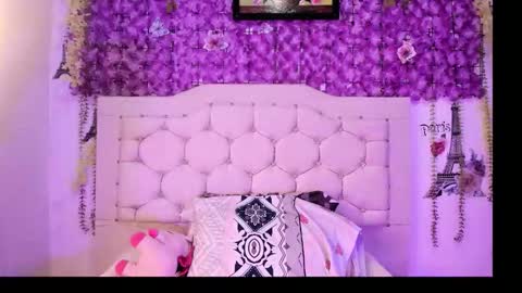 laura online show from March 4, 2:19 am