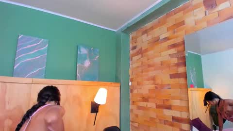 Mila and samy online show from December 5, 12:14 pm