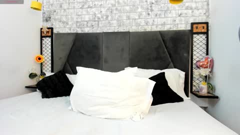 mila online show from November 22, 12:03 pm