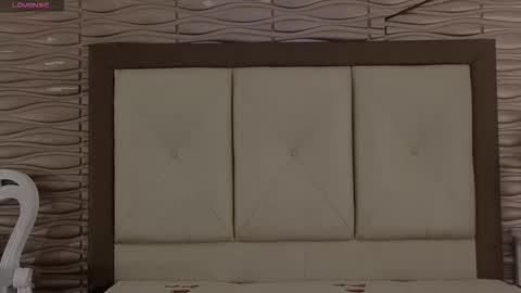 miladiosa online show from March 29, 12:40 pm