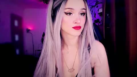 MiladyJolie online show from September 16, 7:44 am