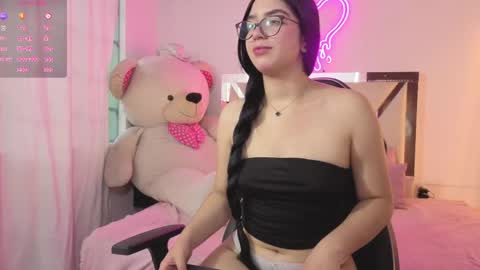 milah_tay online show from May 26, 11:49 am