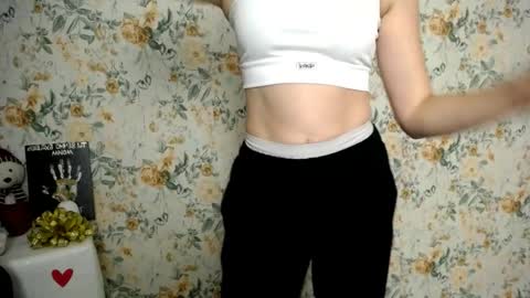 Snapshot of milana_cutie_ chatting on September 18, 6:17 am Milana online show from September 18, 6:17 am