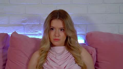 MilanaBalmain online show from April 11, 7:45 am