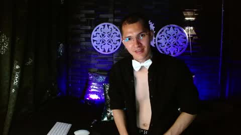 milandavid1 online show from March 27, 6:53 pm