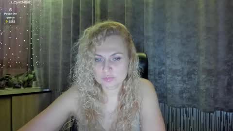 Snapshot of milanna_x chatting on October 23, 2:18 pm milanna_x online show from October 23, 2:18 pm