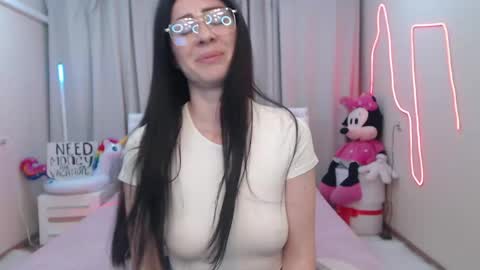 milasecretsss online show from May 22, 12:01 pm
