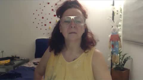 milchanell online show from April 4, 5:36 am