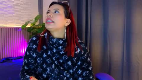 milena_lawson online show from November 4, 1:45 pm