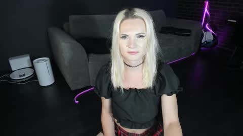 Milena online show from February 13, 1:53 am