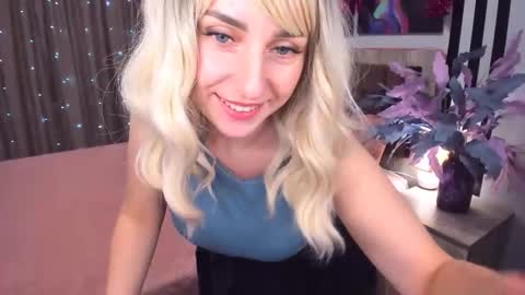 MilenaDaisy online show from January 19, 4:06 pm