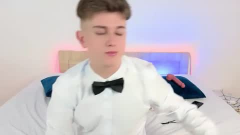 Miles online show from June 17, 3:33 am