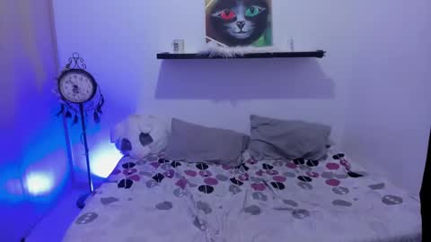 miley_kane online show from February 23, 9:44 am