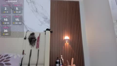 MILEY  online show from December 16, 3:35 am