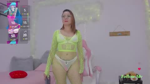 Aura  online show from November 5, 2:57 am