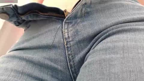 Amira online show from November 8, 3:59 pm