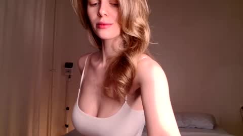 milky__way_ online show from October 19, 3:49 pm