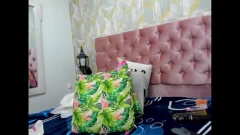 milky_lau_18 online show from January 29, 9:12 am