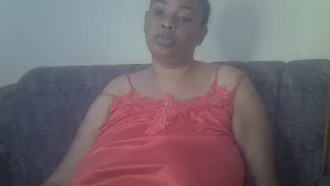 milkymom256 online show from December 5, 1:38 am