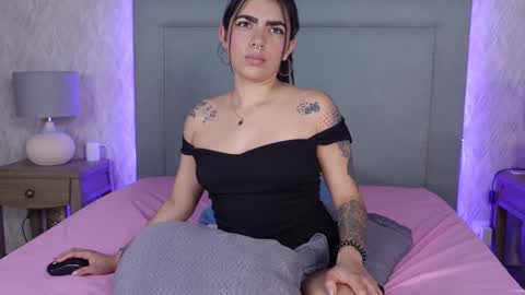 MillaBliss online show from March 4, 8:05 pm