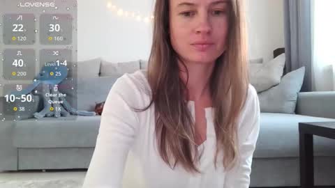 Snapshot of milly_browski chatting on October 22, 1:24 pm milly_browski online show from October 22, 1:24 pm