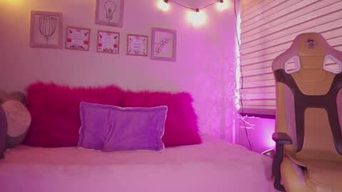 MILLY online show from February 2, 6:48 pm