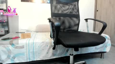 Milo Cruz online show from April 3, 5:03 am