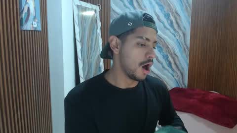 milo_tay online show from March 31, 11:43 am