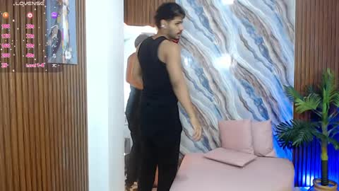 milo_tay online show from April 6, 11:55 am