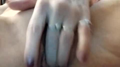 miloanj online show from April 4, 5:20 pm