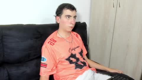 milogm_ online show from June 3, 2:58 am