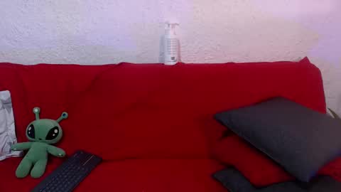 Milu Wallace  online show from February 12, 11:52 pm