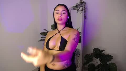 Mily Ortiz online show from February 25, 3:15 pm