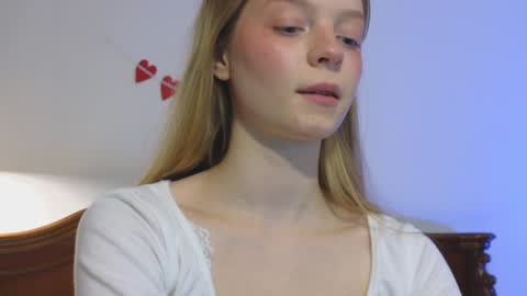 mimichelle online show from December 8, 4:55 am