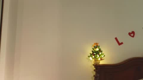 mimichelle online show from December 29, 7:39 am