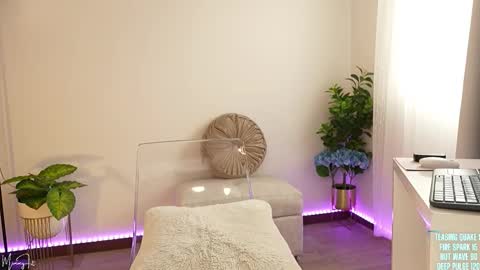 mimmyfit1 online show from October 31, 7:03 pm