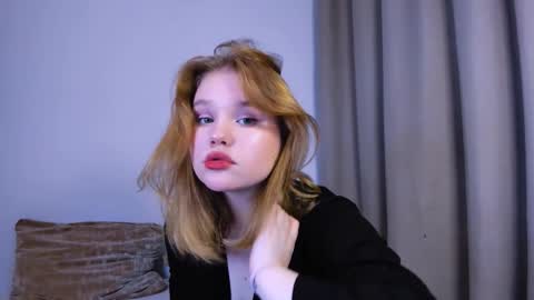 hi Im Mina  online show from September 27, 12:03 pm