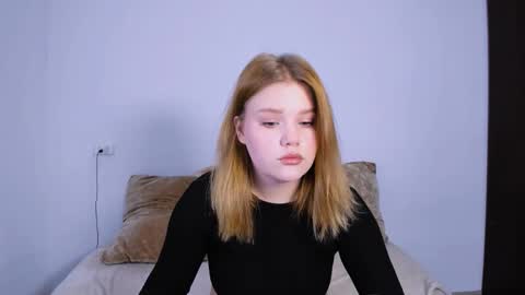 hi Im Mina  online show from October 19, 10:36 pm