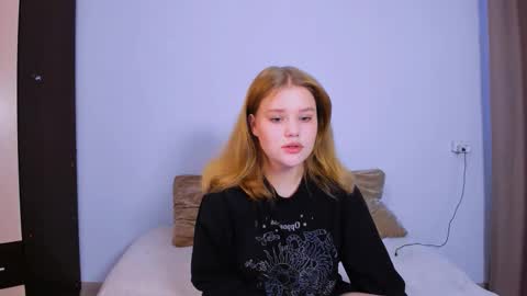 hi Im Mina  online show from October 12, 1:53 am