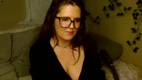 Mindy online show from April 13, 5:22 am