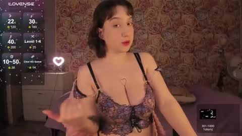 Ariana online show from December 5, 1:11 pm