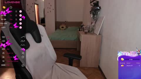 Lisa online show from December 11, 6:20 pm