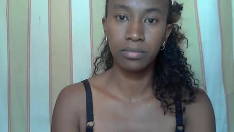 minouch211907 online show from February 18, 11:11 am