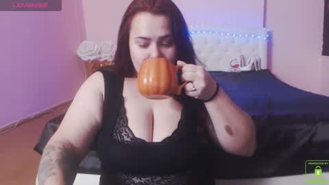 mira_cle_ online show from November 21, 11:08 am